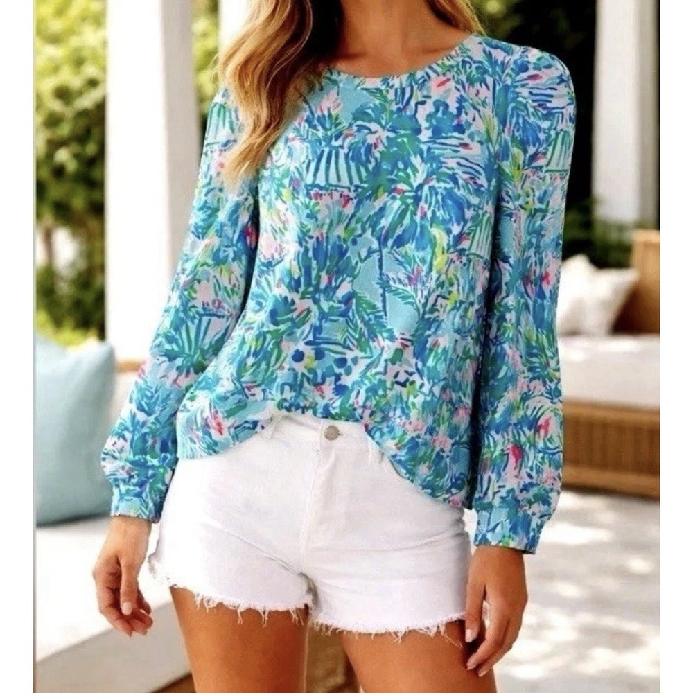 Lilly Pulitzer Jansen Long Sleeve Sweatshirt Blue Ibiza Tropical Size M NWOT